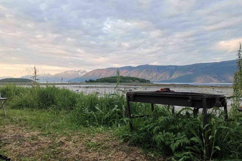 Villa In The Heart Of The Lyngen Alps, Holmen I Lyngen Lyngseidet Esterno foto