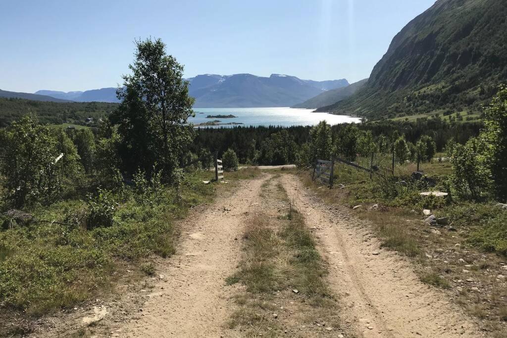 Villa In The Heart Of The Lyngen Alps, Holmen I Lyngen Lyngseidet Esterno foto