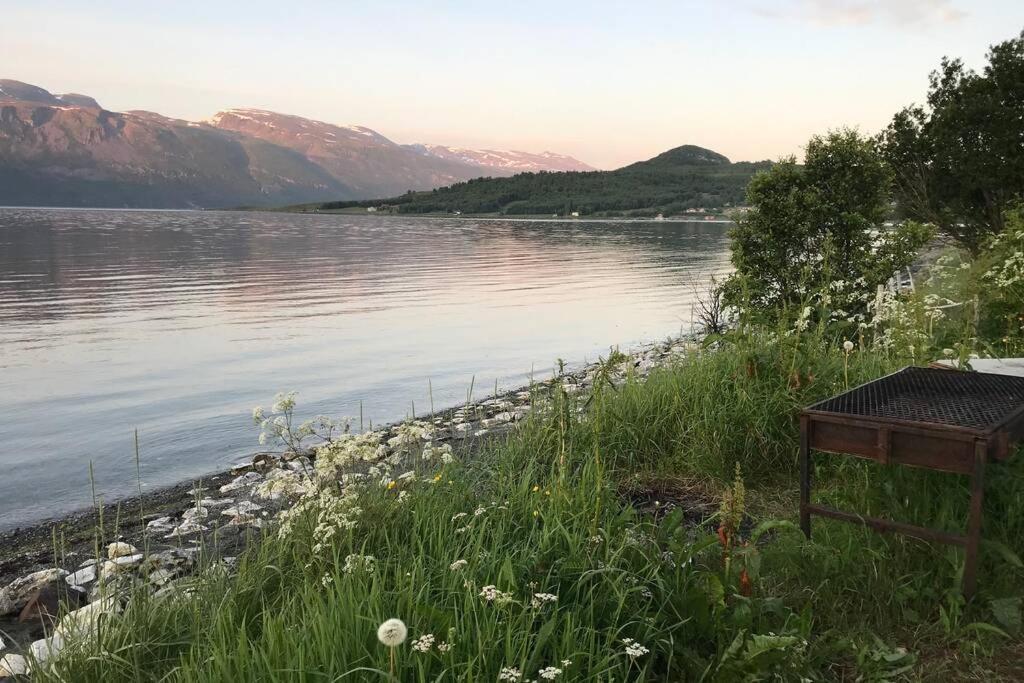 Villa In The Heart Of The Lyngen Alps, Holmen I Lyngen Lyngseidet Esterno foto