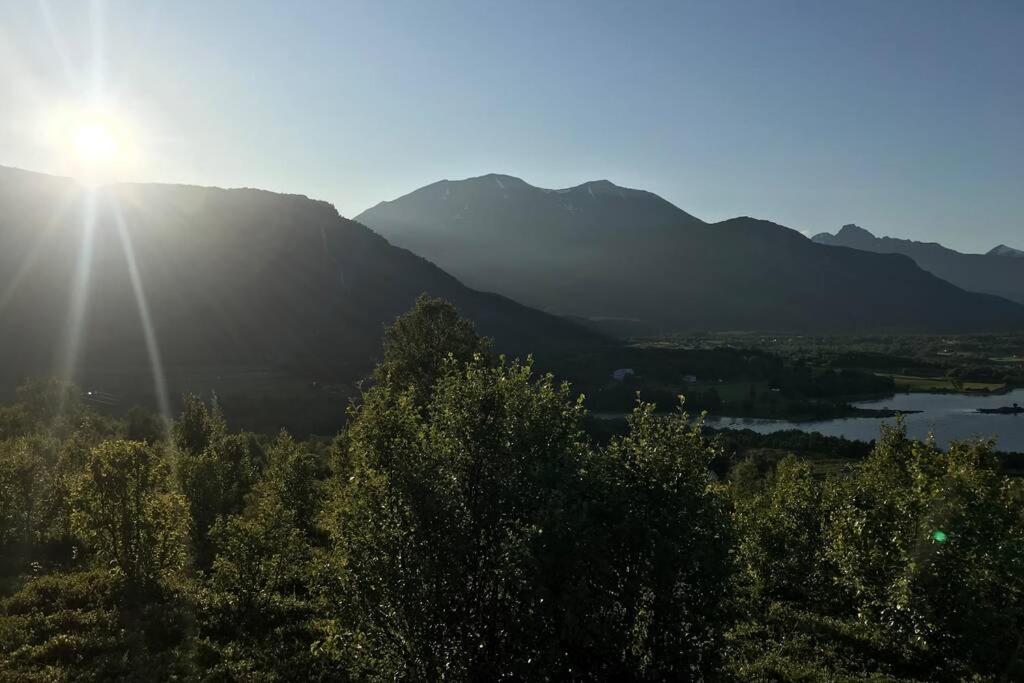 Villa In The Heart Of The Lyngen Alps, Holmen I Lyngen Lyngseidet Esterno foto