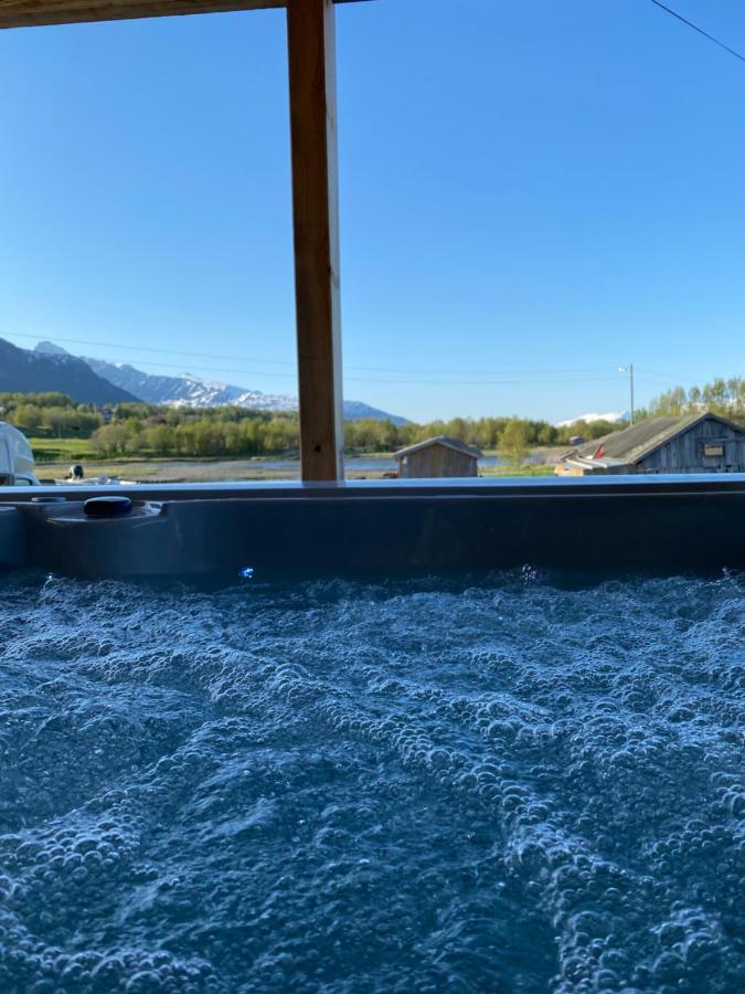 Villa In The Heart Of The Lyngen Alps, Holmen I Lyngen Lyngseidet Esterno foto