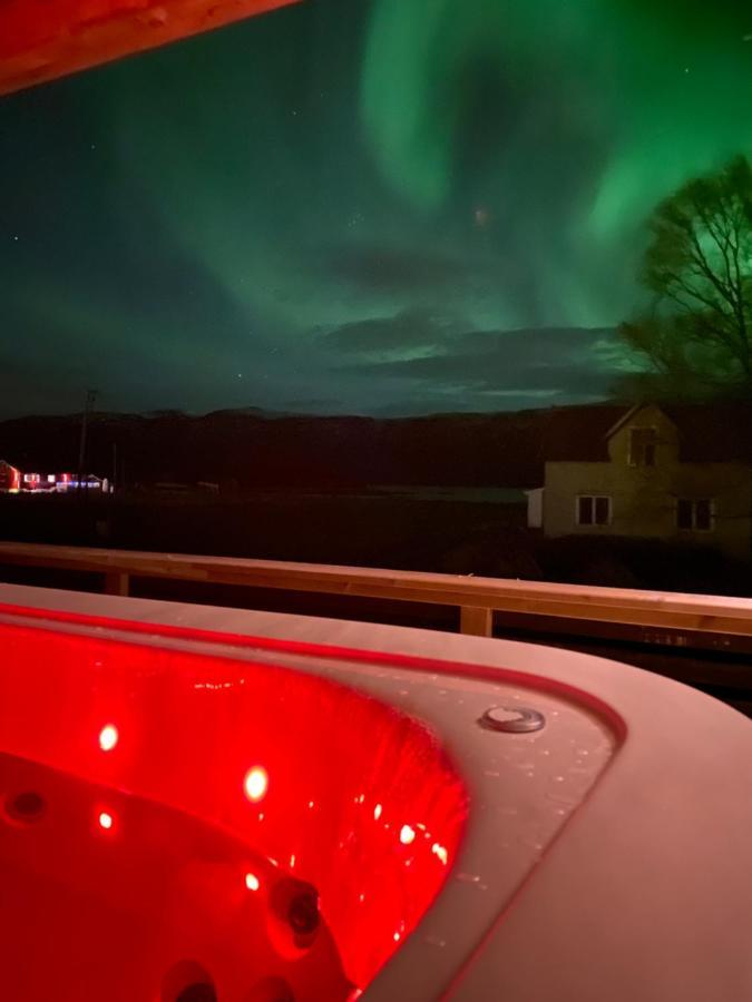 Villa In The Heart Of The Lyngen Alps, Holmen I Lyngen Lyngseidet Esterno foto